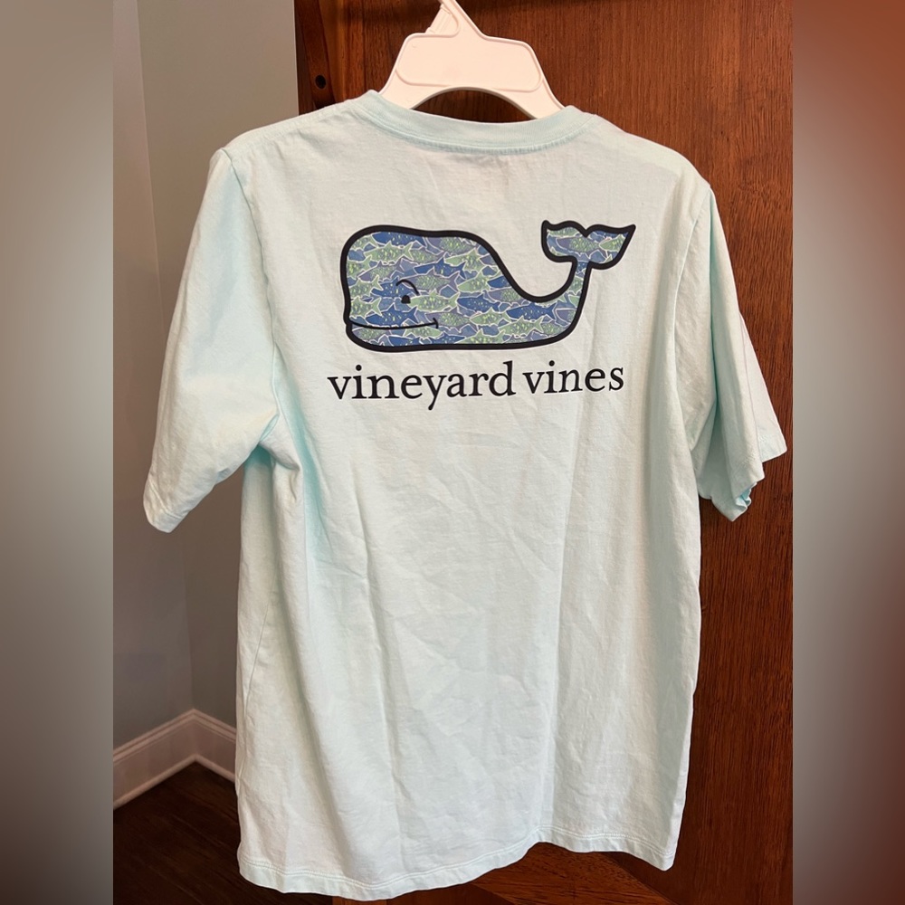 Vineyard Vines boys short sleeved whale logo tshirt size L (16)